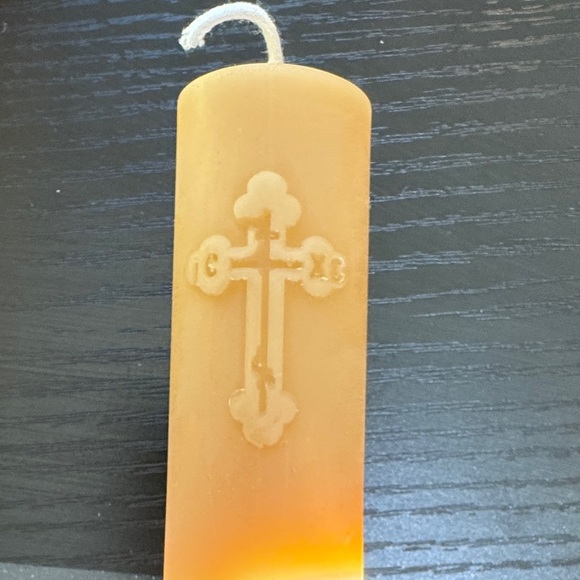MINI ORTHODOX BEESWAX CROSS CANDLE 

-HANDMADE - Picture 6 of 6